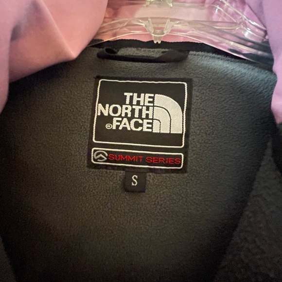 North Face Summit Series - Windstopper & Rain Jacket in Light Pink - Picture 2 of 10